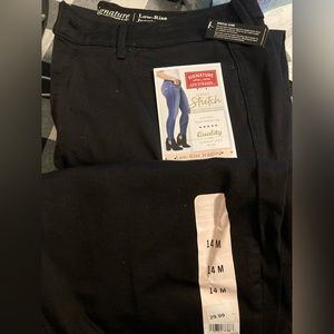 Signature by Levi black Jeans